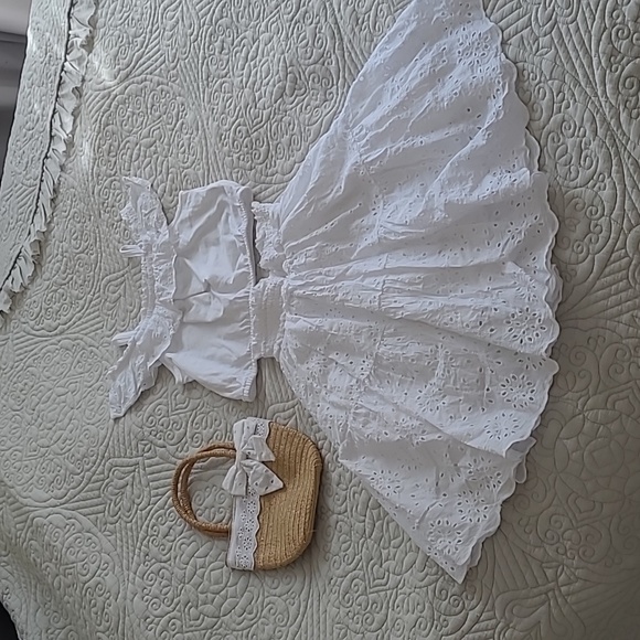 cupcakes & cashmere Other - Cupcakes and Cashmere Embroidered Top Skirt Purse 3-pc. Set Girls Size 7-8